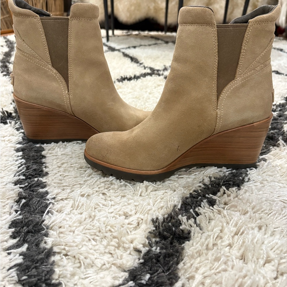 Sorel Tan Heeled Ankle Boots